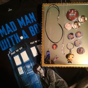 Doctor Who T-shirt and Jewelry Set